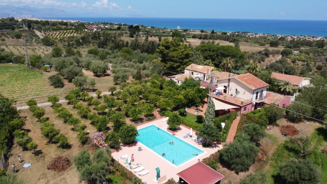 Il Casale Il Sole E La Margherita Campofelice Di Roccella Exterior photo